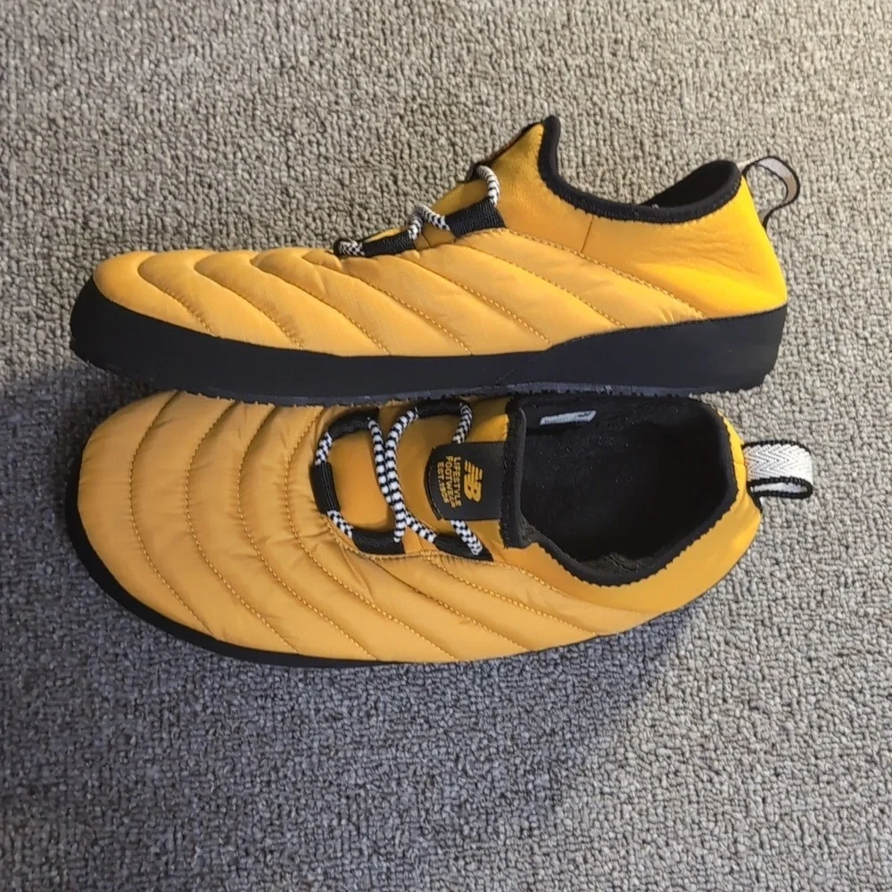New Balance Caravan Moc V2 Slipper Size 8.0 Black/Yellow Unisex W9.5 Recovery